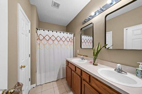 8612 Ribbon Falls Lane, Jacksonville FL - photo 18 of 31