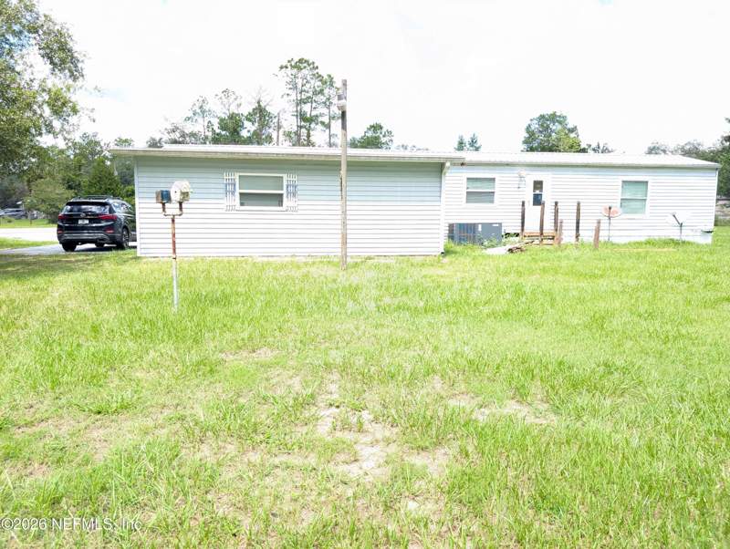 2 bedroom Mobile Home at 116 Cordell Avenue #A, Interlachen Lakes Estates, Interlachen — photo 3