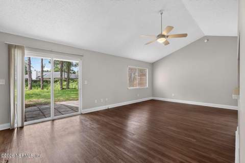 3918 Pine Breeze Road, Jacksonville FL - photo 10 of 19
