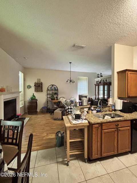 5351 Oxford Crest Drive, Jacksonville FL - photo 8 of 13