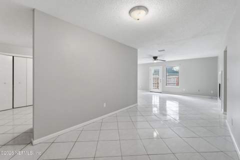 897 Candleknoll Lane, Jacksonville FL - photo 8 of 24