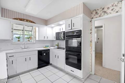 1207 Jamaica Court, Jacksonville FL - photo 19 of 47