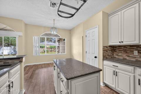 8575 Catsby Court, Jacksonville FL - photo 16 of 69