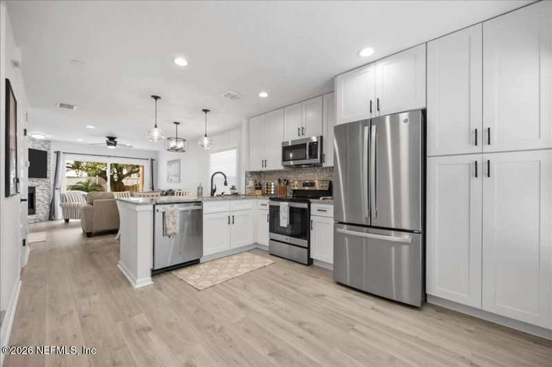 2 bedroom Townhouse at 2106 Gail Avenue, Permenters R/p Atlantic, Jacksonville Beach — photo 1