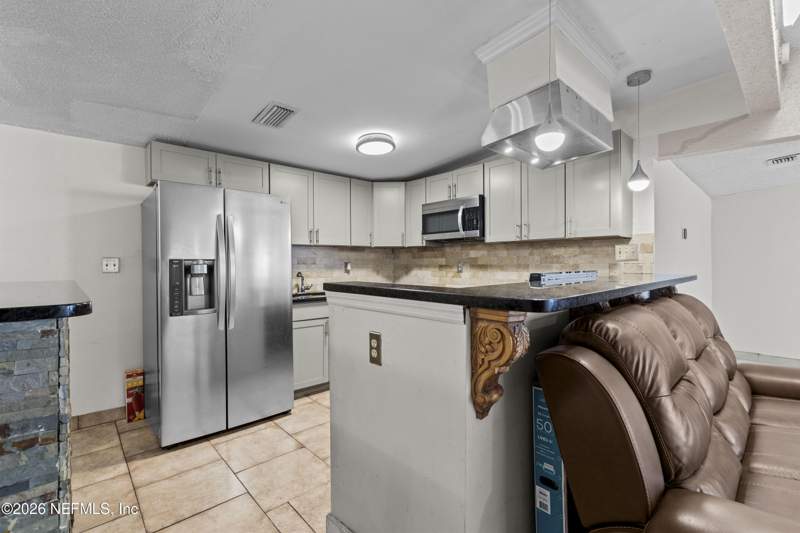 4 bedroom Single Family Residence at 9716 Devonshire Boulevard, Sherwood Forest, Jacksonville — photo 4