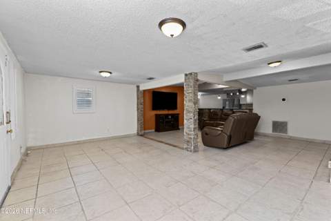 9716 Devonshire Boulevard, Jacksonville FL - photo 13 of 53