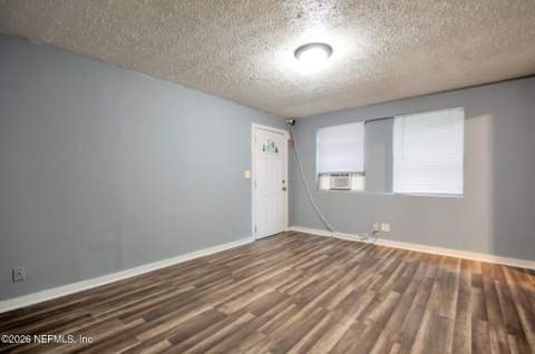 5926 Dunmire Avenue, Jacksonville FL - photo 10 of 15