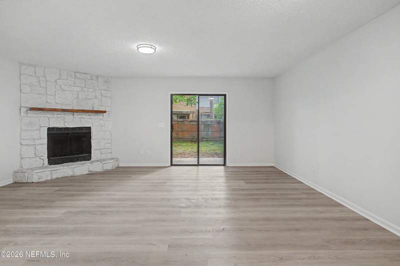 2 bedroom Townhouse at 11624 DUNES WAY Drive, Tnhms At The Dunes, Jacksonville — photo 3