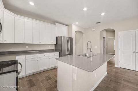 1181 Kendall Drive, Jacksonville FL - photo 6 of 19