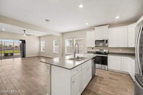 1181 Kendall Drive, Jacksonville FL - photo 8 of 19