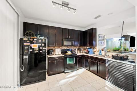 8653 Victoria Falls Drive, Jacksonville FL - photo 9 of 21