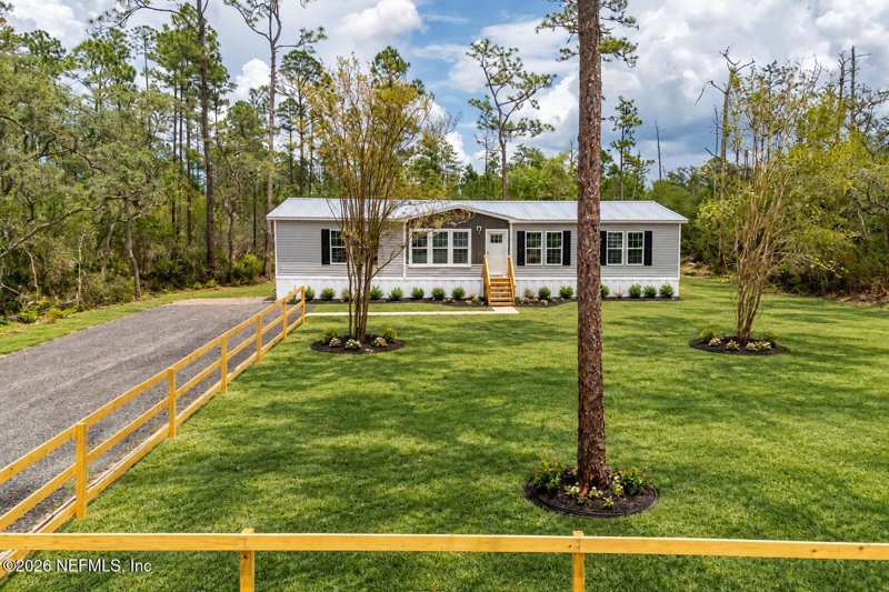 3 bedroom Mobile Home at 230 Redeye Road, Interlachen Lakes Estates, Florahome — photo 1