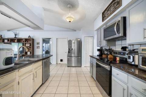 10859 SADDLE HORN Drive, Jacksonville FL - photo 7 of 35