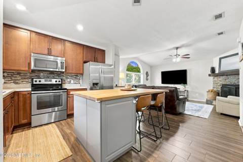 1065 Hibiscus Street, Atlantic Beach FL - photo 7 of 39