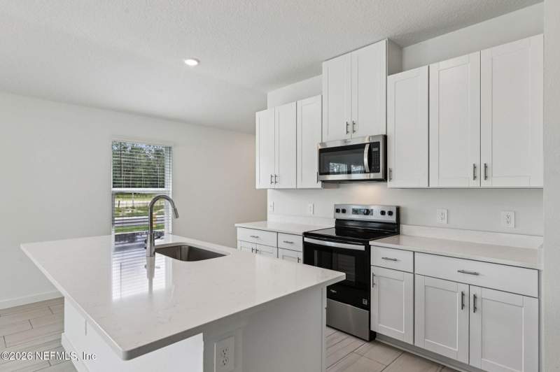 4 bedroom Single Family Residence at 10675 Lishwood Way, Kings Preserve, Jacksonville — photo 4