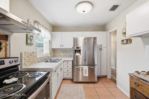 12423 Condor Drive, Jacksonville FL - photo 8 of 27