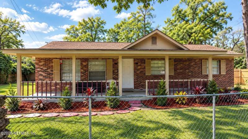 3 bedroom Single Family Residence at 554 Roberts Street, Section Land, Jacksonville — photo 2
