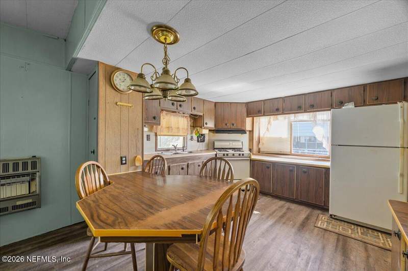 2 bedroom Mobile Home at 216 Ash Street, Lak-a-wana Lk Garden, Hawthorne — photo 4