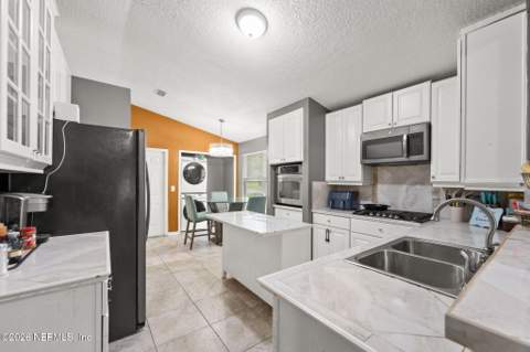 1069 Bertha Street, Jacksonville FL - photo 12 of 23