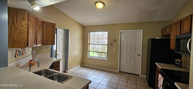 3 bedroom Single Family Residence at 8280 Rocky Creek Drive, Travis Trace, Jacksonville — photo 3