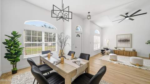 2098 Forest Gate Drive, Jacksonville FL - photo 6 of 53