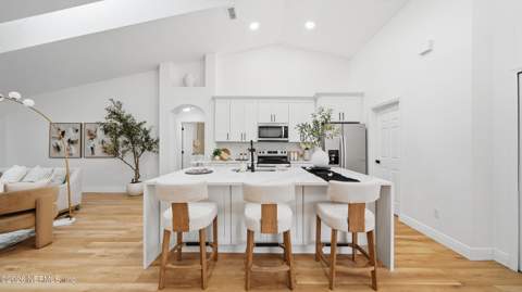2098 Forest Gate Drive, Jacksonville FL - photo 10 of 53