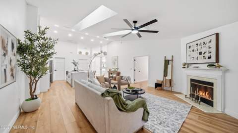 2098 Forest Gate Drive, Jacksonville FL - photo 16 of 53