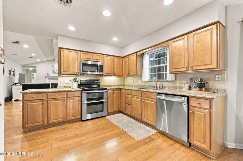 4 bedroom Single Family Residence at 1770 Providence Hollow Lane, Providence Hollow, Jacksonville — photo 5