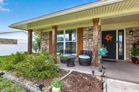 8957 Winrock Drive, Jacksonville FL - photo 12 of 114