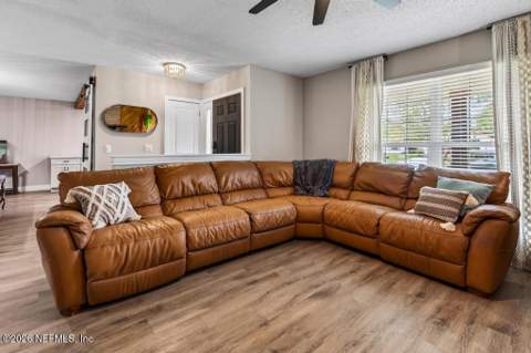8957 Winrock Drive, Jacksonville FL - photo 18 of 114