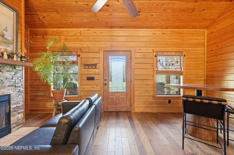 3 bedroom Single Family Residence at 8796 Gin Henry Lane, Glen St Mary, Glen St. Mary — photo 3