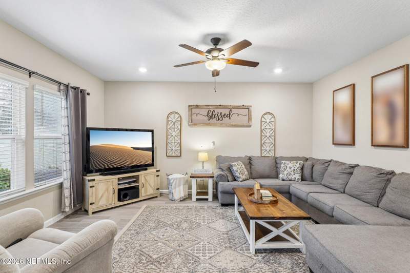 3 bedroom Single Family Residence at 10309 Pavnes Creek Drive, Longleaf, Jacksonville — photo 3