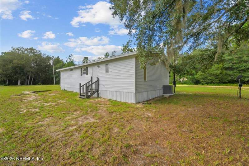 3 bedroom Manufactured Home at 214 Phoenix Street, Metes & Bounds, Satsuma — photo 4