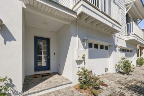 2072 Gail Avenue, Jacksonville Beach FL - photo 7 of 59