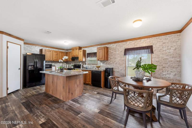 4 bedroom Mobile Home at 3448 Driver Lane, Metes & Bounds, Middleburg — photo 5