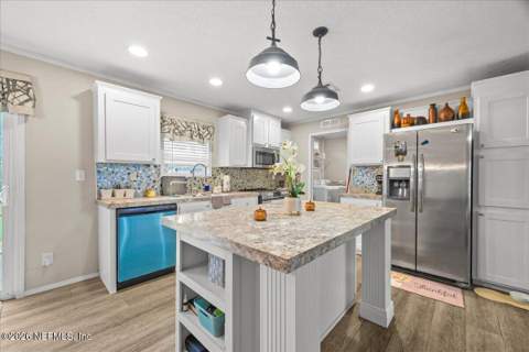676 S County Road 315, Interlachen FL - photo 12 of 37