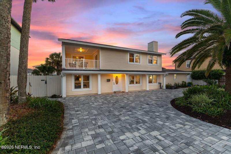 4 bedroom Single Family Residence at 28 31st Avenue, Div C Atlantic Shore, Jacksonville Beach — photo 2