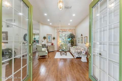 8982 Hunt Valley Drive, Jacksonville FL - photo 6 of 53