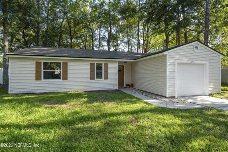 3 bedroom Single Family Residence at 2698 N Pinewood Boulevard, Greenwood Estates, Middleburg — photo 1