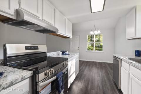 2698 N Pinewood Boulevard, Middleburg FL - photo 8 of 24