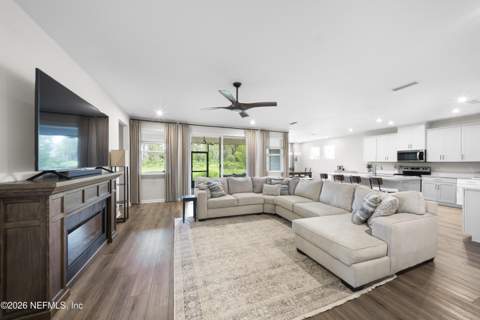 3167 Lago Vista Drive, Green Cove Springs FL - photo 13 of 37