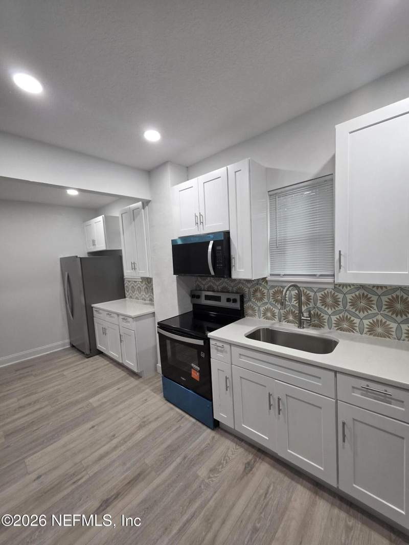 3 bedroom Single Family Residence at 1624 W 17th Street, Metes & Bounds, Jacksonville — photo 2
