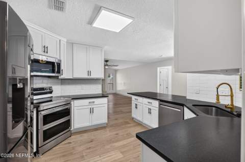 12407 Valpariso Trail, Jacksonville FL - photo 9 of 74