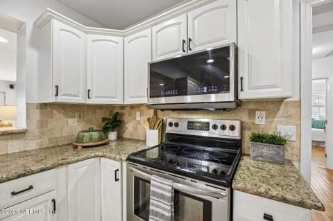 4260 Great Oaks Lane, Jacksonville FL - photo 14 of 62