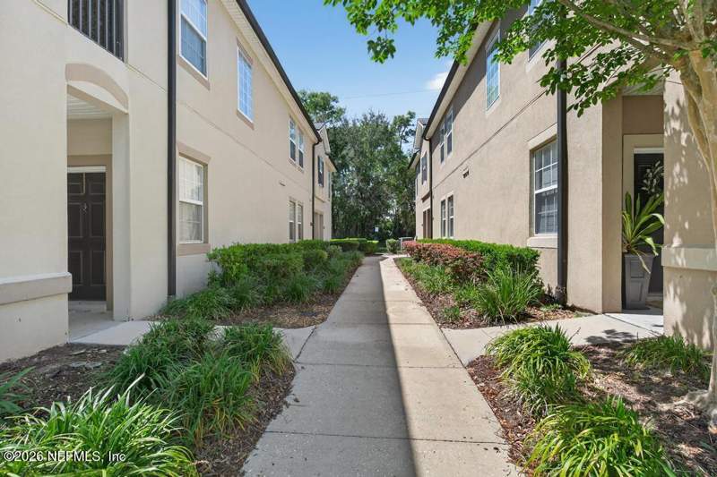 3 bedroom Condominium at 12301 Kernan Forest Boulevard #302, Hammock Grove, Jacksonville — photo 2
