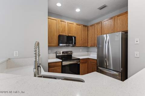 12301 Kernan Forest Boulevard #302, Jacksonville FL - photo 20 of 33