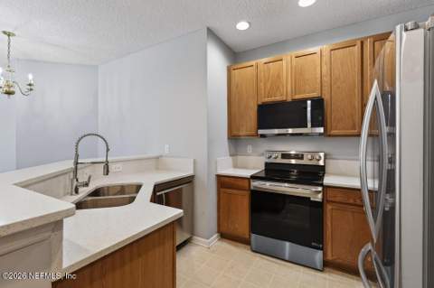 12301 Kernan Forest Boulevard #302, Jacksonville FL - photo 22 of 33