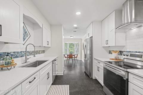 2034 Monteau Drive, Jacksonville FL - photo 13 of 51