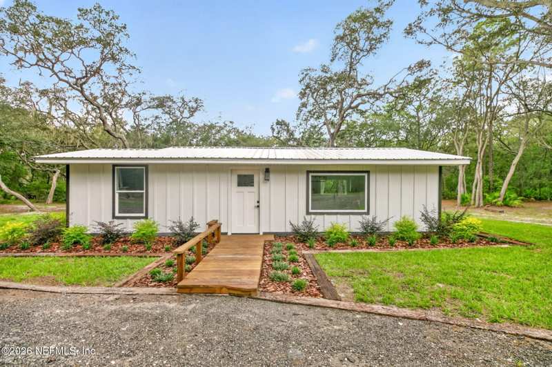 3 bedroom Single Family Residence at 8189 Melrose Road, Metes & Bounds, Melrose — photo 1