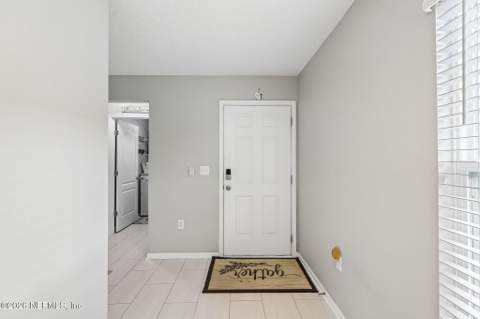 8153 Meadow Walk Lane, Jacksonville FL - photo 6 of 37